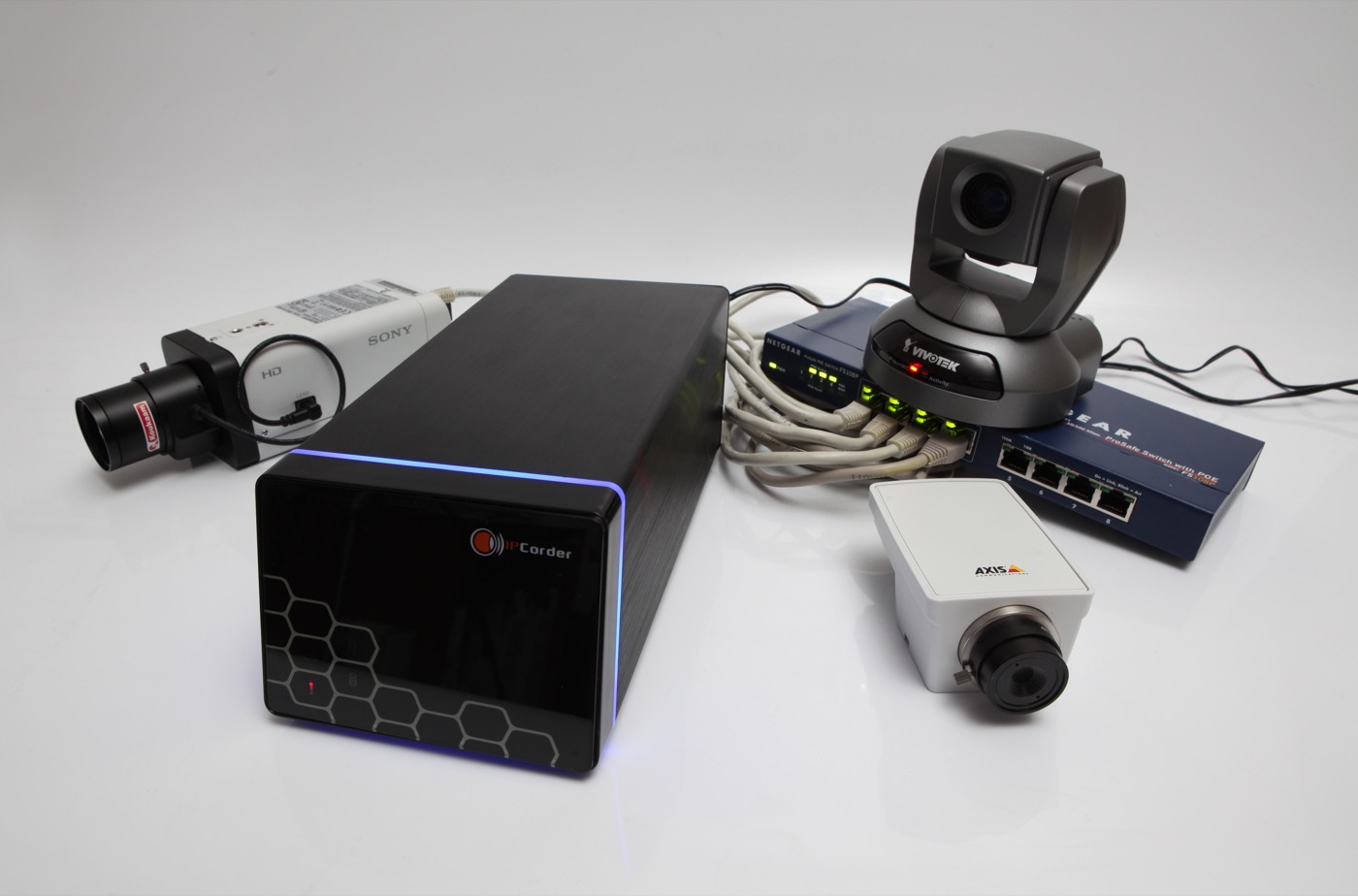 Sistema con telecamere IP, switch PoE e registratore NVR